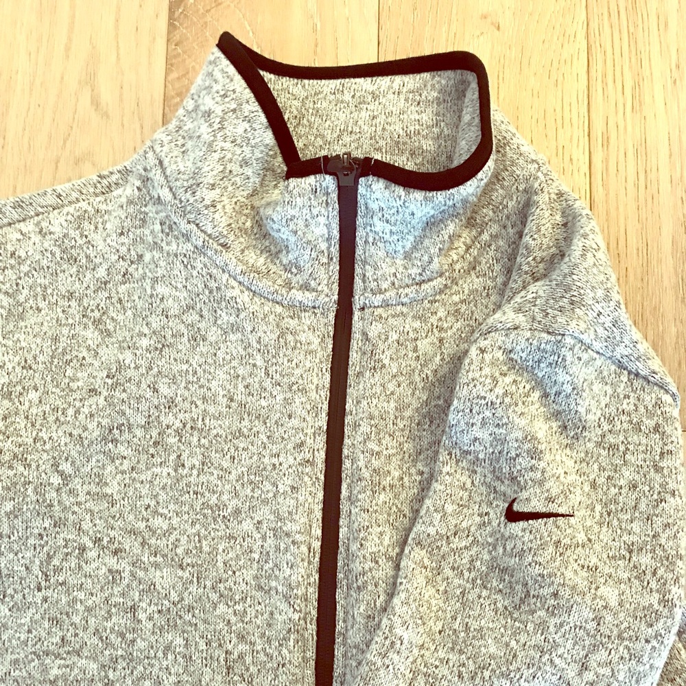 Nike Women’s medium weight zip jacket